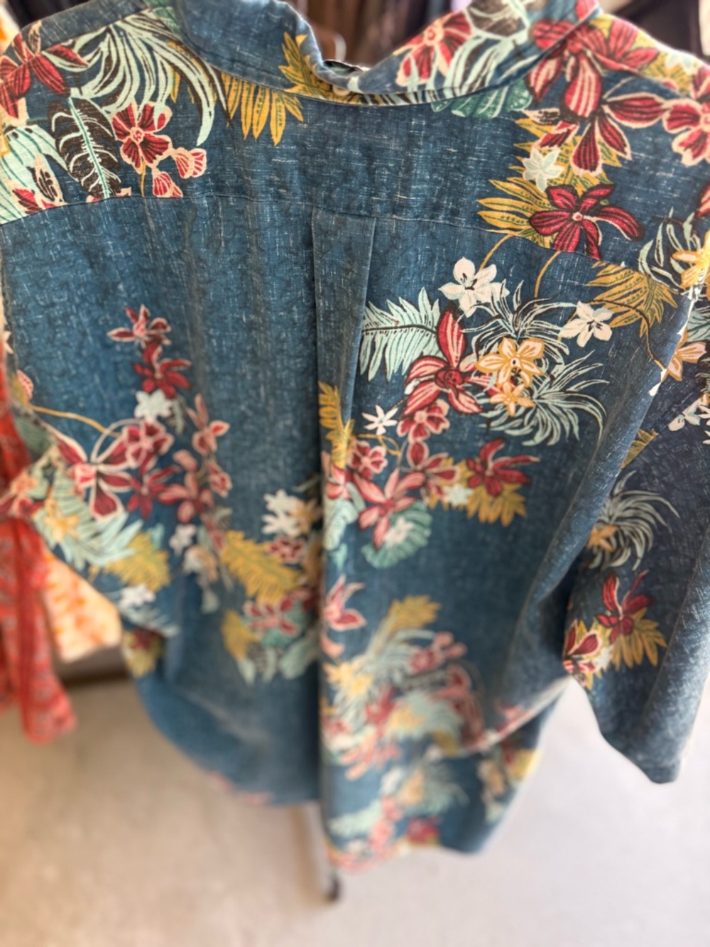 Men’s Reyn Spooner Hawaiian Shirt - Picture 2 of 2